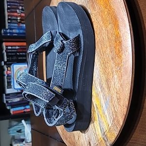 Women's black Teva Midform sandals